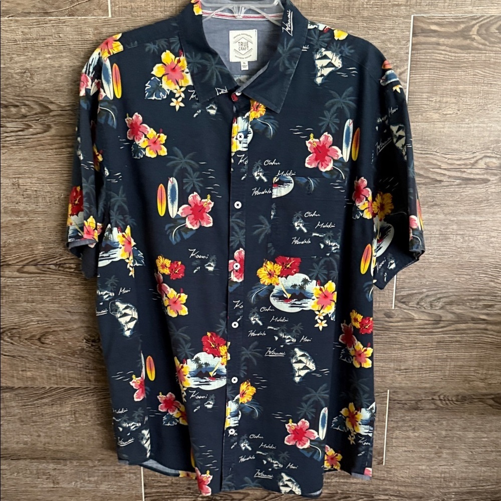 True craft shirt EUC